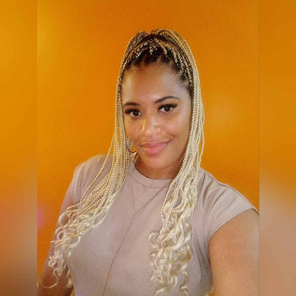 Meet your Posher, Crystal